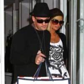 Peste 85.000 de oameni vor sa fie `Cel mai bun prieten` al lui Paris Hilton