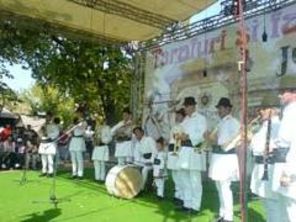 Festivalul Tarafuri si Fanfare - sarbatoare campeneasca la Muzeul Satului
