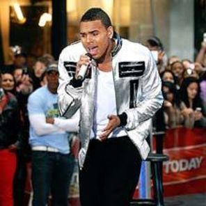 Chris Brown ii aduce pe Sting si Tim McGraw pe `Grafitti`