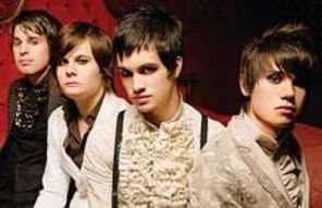 Panic at the Disco vor colabora cu Snoop Dogg