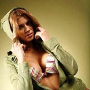 Laura Andresan lanseaza XXX