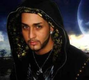 Massari a filmat videoclipul In Love Again