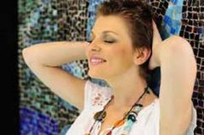 Dana Nalbaru ofera la download gratuit albumul `Parfum`