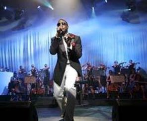 Kanye West - un al doilea clip pentru `Flashing Lights`