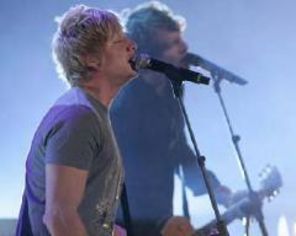 Interviu Sunrise Avenue: `Va vom face sa transpirati`