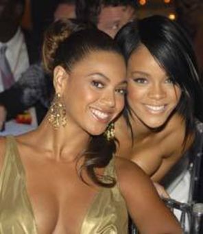 Ne-Yo: `Beyonce e mai sexy decat Rihanna`