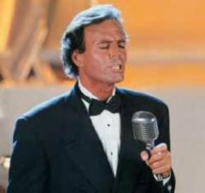 Julio Iglesias apreciaza berea romaneasca