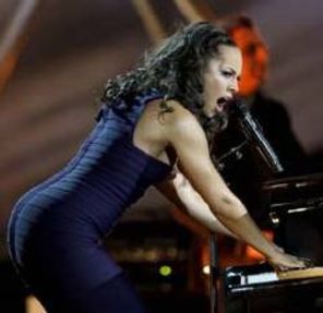 Alicia Keys si Jack White vor interpreta tema muzicala pentru noul James Bond