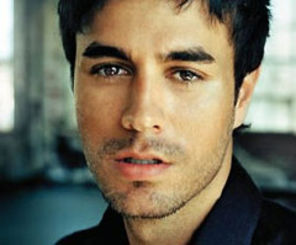 Enrique Iglesias a lansat o noua versiune a clipului Lloro por ti