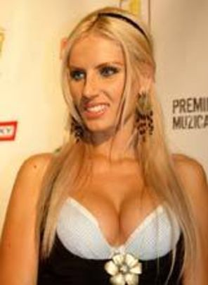 Andreea Banica a spus `DA` lui Lucian Mitrea