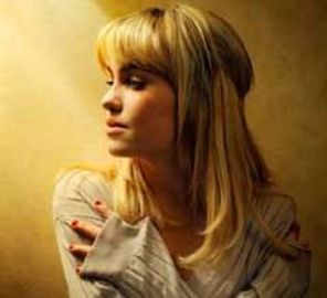Duffy pregateste un videoclip HOT pentru `Stepping Stone`