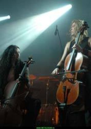 Stufstock, Ziua I: legea violoncelelor