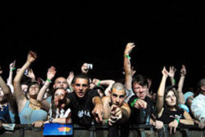 Voteaza B’ESTFEST la Best European Festival Award!