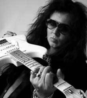 ANULAT Yngwie Malmsteen va concerta in Romania