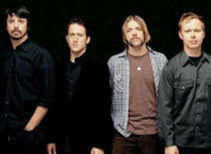 Foo Fighters & B.B. King concerteaza la inaugurearea Muzeului Grammy