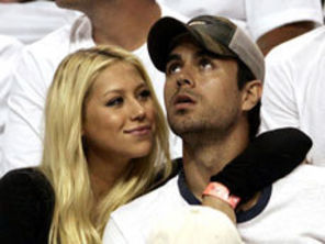 Enrique Iglesias, dat afara din casa de Anna Kournikova