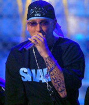 Eminem amana lansarea albumului `Relapse`
