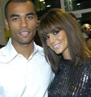 Cheryl Cole divorteaza de fotbalistul Ashley Cole
