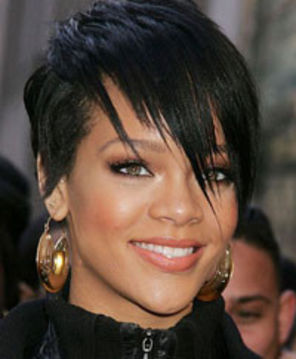 Rihanna - Russian Roulette, intre cele mai ascultate piese in Romania