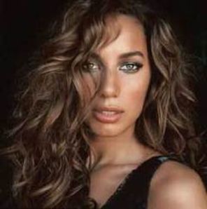 Leona Lewis isi va publica autobiografia