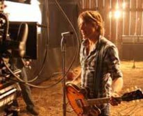 Keith Urban lanseaza clipul `Sweet Thing` pe internet