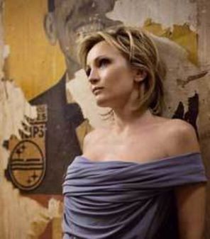 Patricia Kaas poarta negocieri pentru a reprezenta Franta la Eurovision 2009