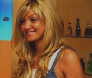 Oana (Activ) revine cu Dance Floor (single 2010)
