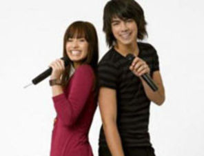 Joe Jonas si Demi Lovato, videoclip Make a Wave