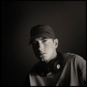 Recovery - Eminem nu mai recidiveaza, ci se recupereaza