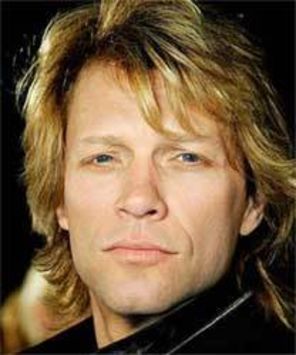 Tricouri create si semnate de Jon Bon Jovi, la Hard Rock Cafe
