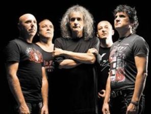 Iris deschide concertul AC/DC
