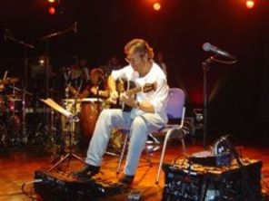Al Di Meola saluta fanii din Romania