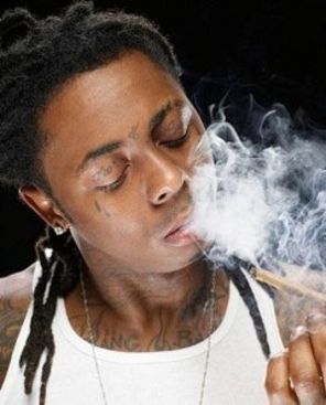 Lil Wayne face contrabanda in inchisoare