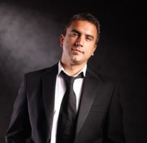 Zoli Toth canta muzica clasica la Sala Radio