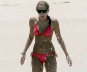 Miley Cyrus fuge de facultate (+poze)