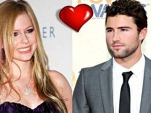 Avril Lavigne, salvata de la moarte de iubit (poze)