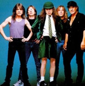 Incidentul AC/DC din Romania, comentat de presa straina