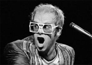 Elton John in Romania: doua categorii de bilete sold-out!