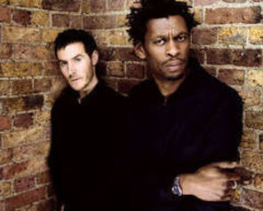 Castiga un bilet la Massive Attack