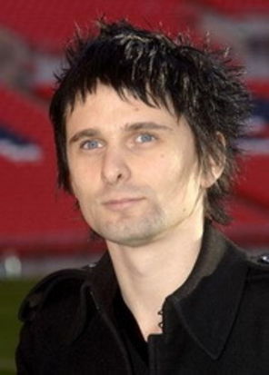 Matt Bellamy (Muse) s-a trezit cu o fana in camera de hotel
