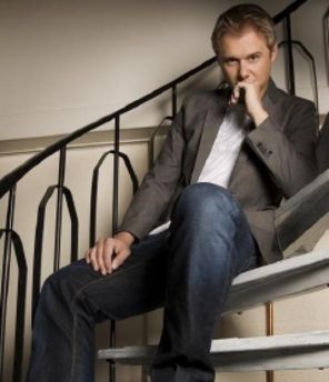 Armin van Buuren la puterea a sasea