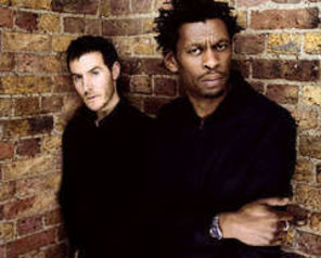 Massive Attack  ultimele 300 de bilete la Zona A