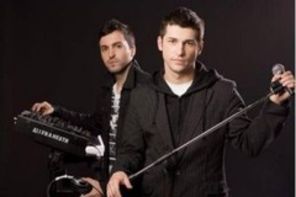 Descarca gratuit Music Makes Me Free Deepcentral