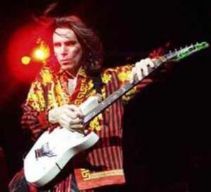 Steve Vai concerteaza in Romania