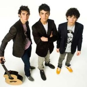 Jonas Brothers Critical videoclip nou