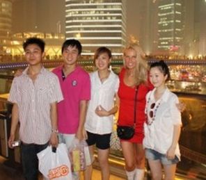 Andreea Banica i-a zapacit pe chinezi la lansarea brandului turistic al Romaniei (poze)