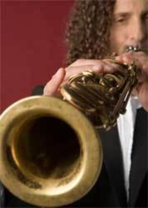 KENNY  G  concerteaza in Romania