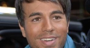 Enrique Iglesias, gol pe skijet (video)
