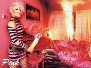 Pink a scos clip nou pentru Please Don&rsquo;t Leave Me