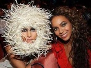 Lady Gaga i-a daruit un bici lui Beyonce
